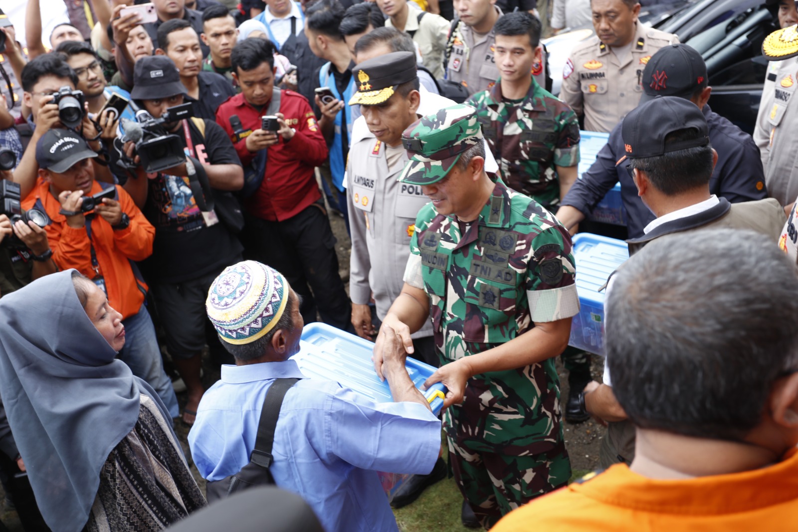 Pasca Bencana Alam di Sukabumi, Kasdam III/SLW Brigjen TNI Aminuddin Bersama Kapolda dan Pj Gubernur Jabar Kunjungi Sukabumi
