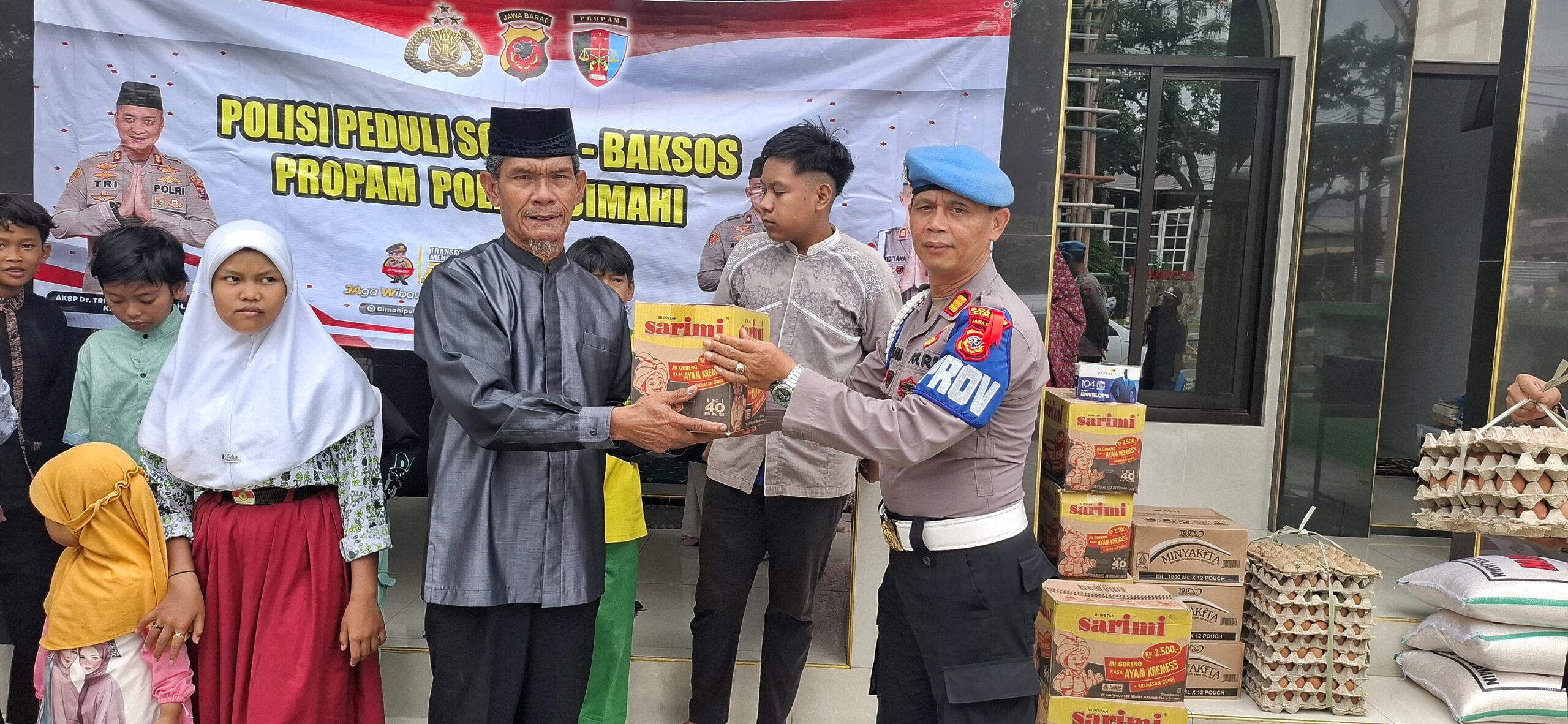Polres Cimahi Berikan Bakti Sosial Kepada 15 Anak Yatim Dan Kaum Dhuafa