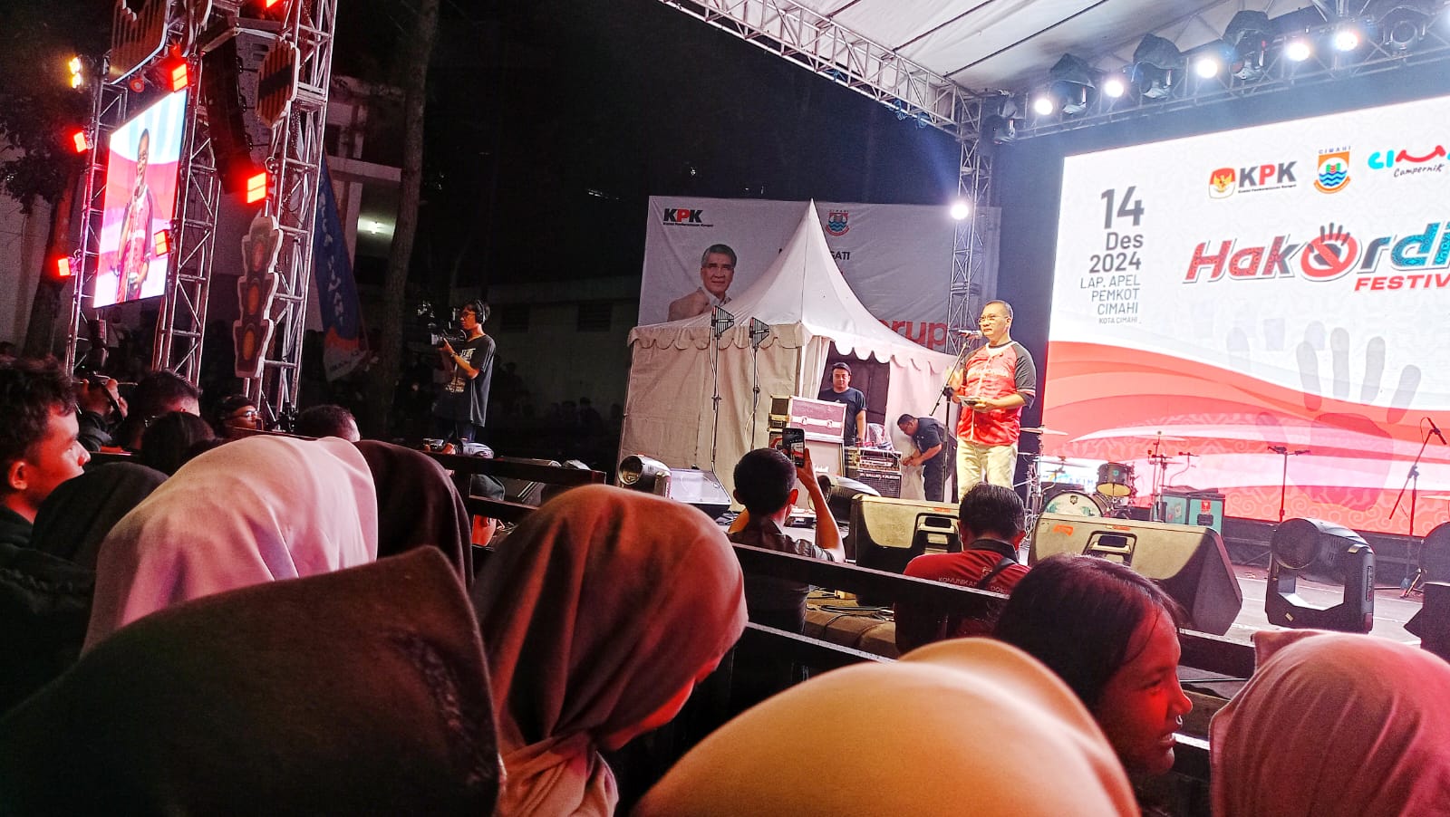 Puisi ‘Kembalikan Negeri Ini’ Gema Perlawanan Korupsi di Malam Puncak Hakordia Kota Cimahi