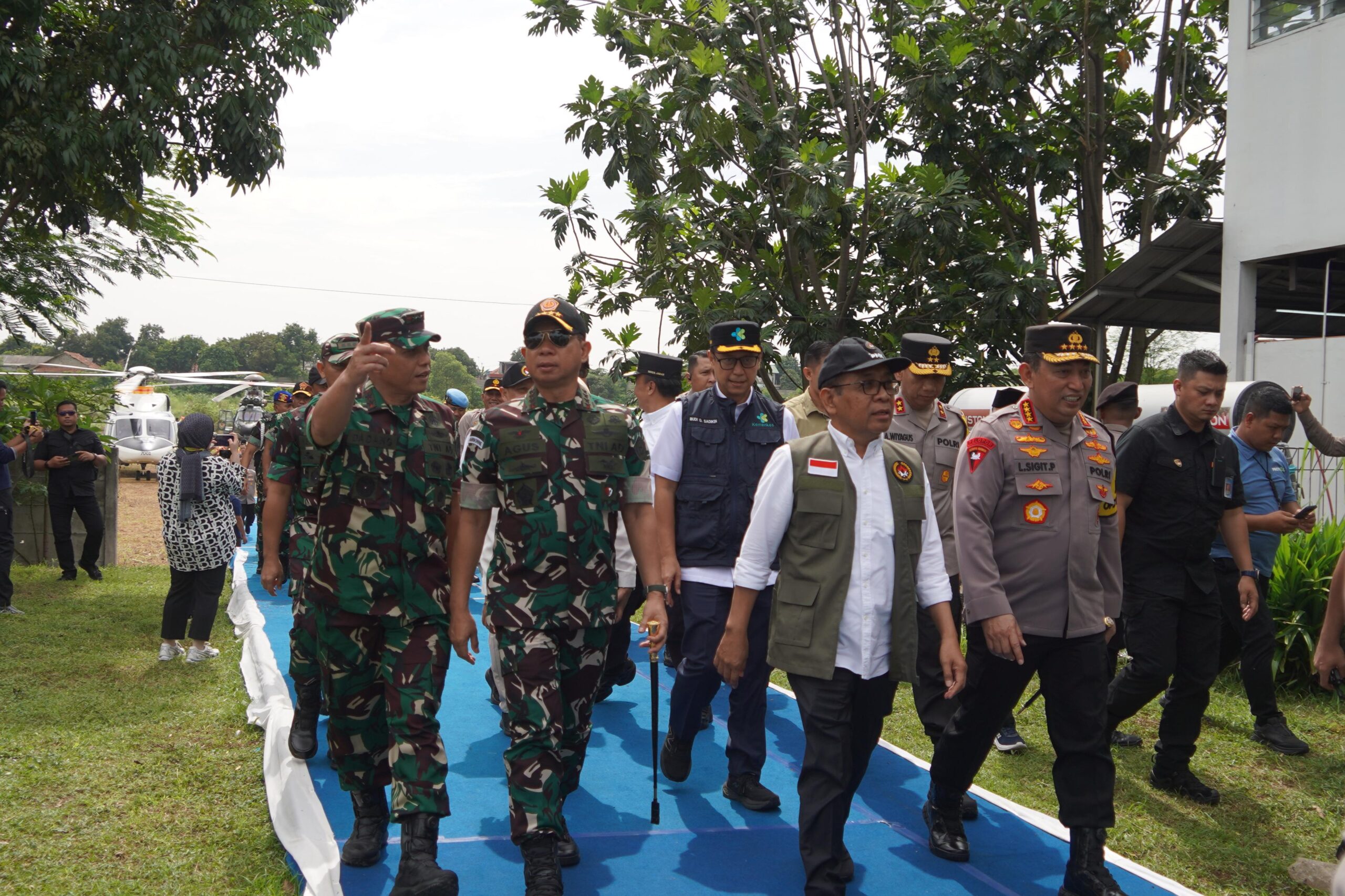 Panglima TNI dan Kapolri Tinjau Posko Nataru 2025, Pastikan Kelancaran Arus Balik di Tol Jakarta-Cikampek