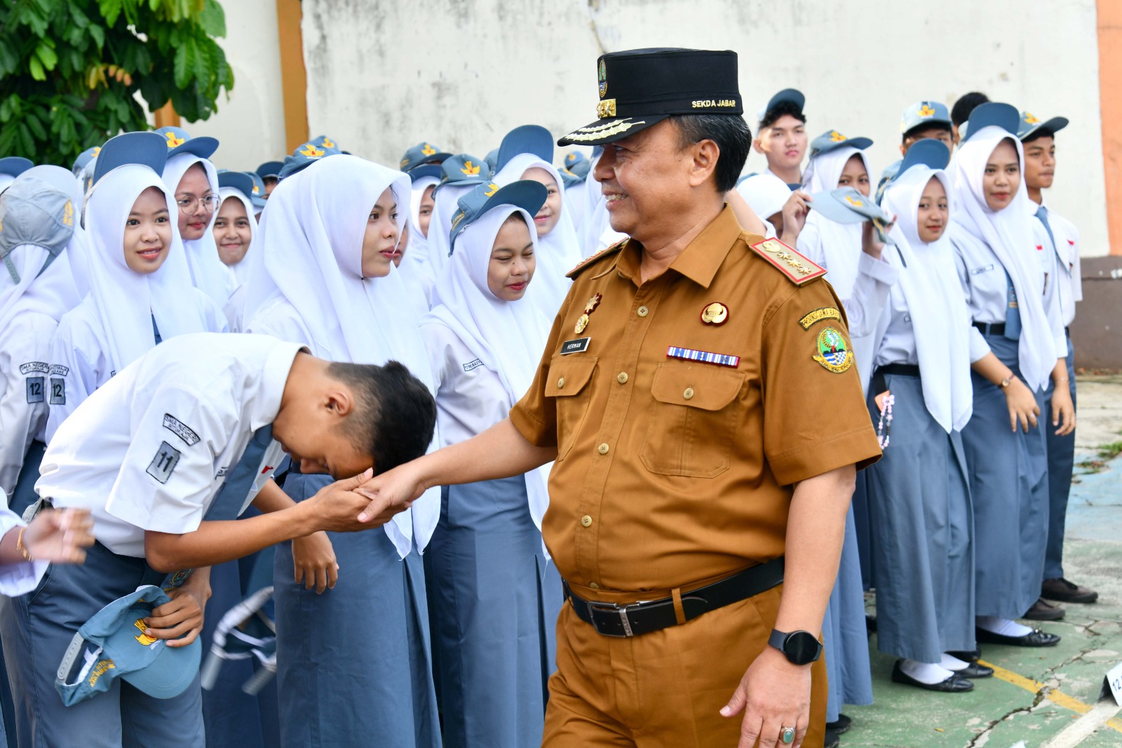 Pemprov Jabar Terdepan Terapkan Deep Learning di Sekolah: Komitmen Menuju Indonesia Emas 2045