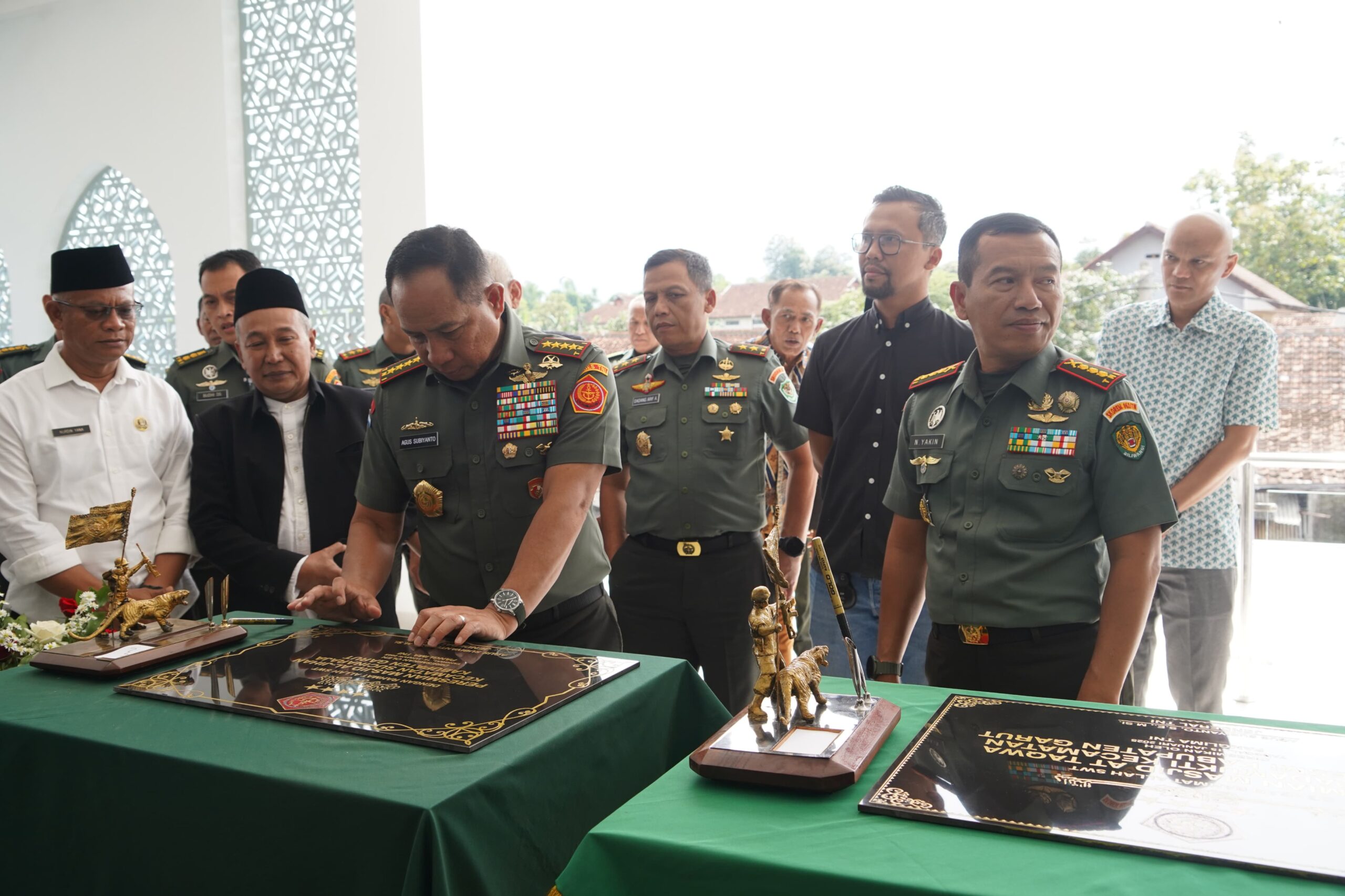 Panglima TNI Resmikan Masjid Al-Jihan di Garut, Wujud Sinergi TNI dan Masyarakat