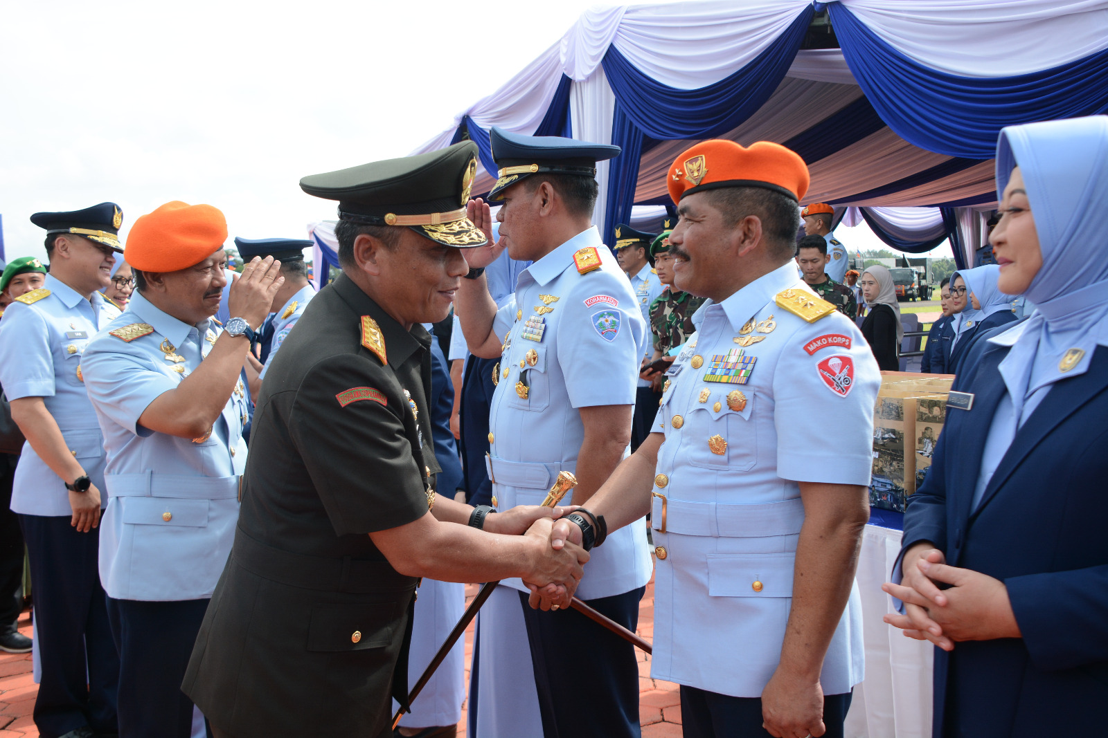 Serah Terima Jabatan Dankoharmatau dan Dankopasgat TNI AU, Pangdam III/Siliwangi Hadir dalam Upacara Khidmat