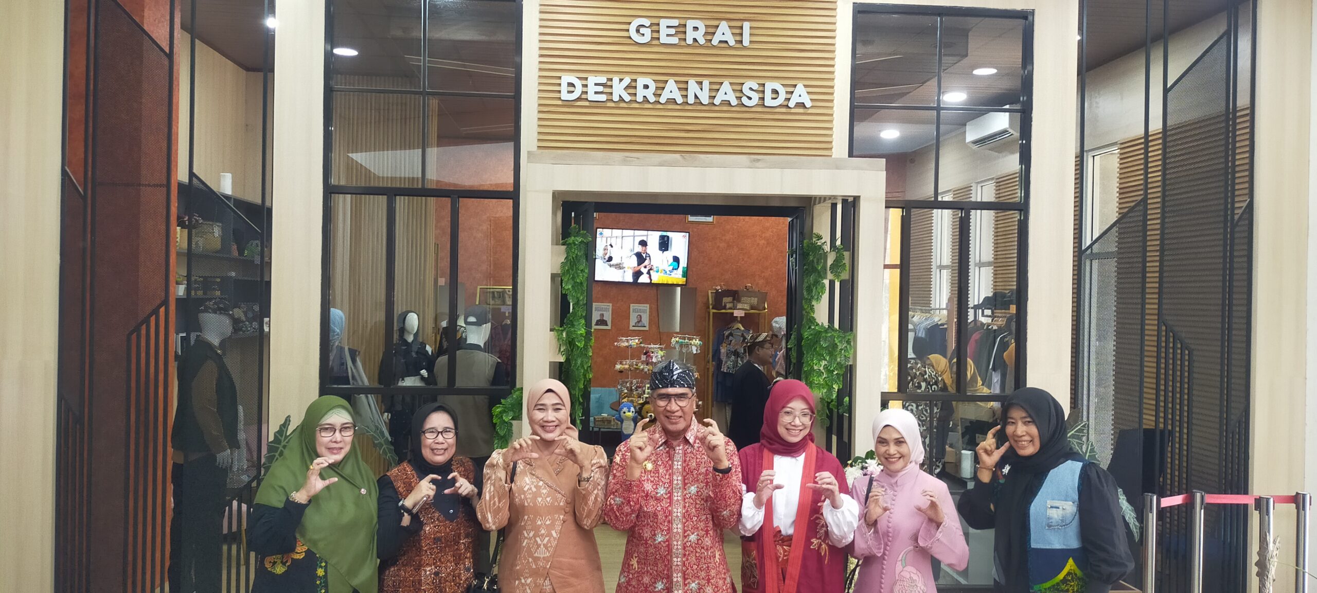 Dekranasda Kota Cimahi Luncurkan Gerai UMKM di BITC: Dorong Ekonomi Kreatif dan Pemberdayaan UMKM