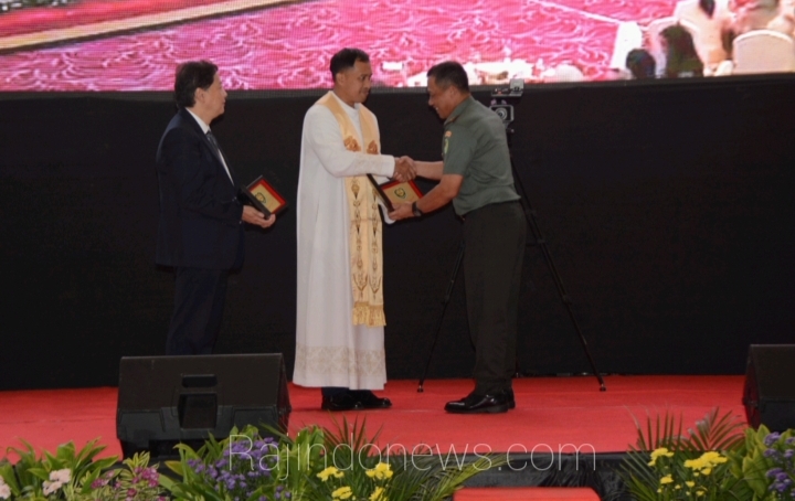 Kasad Jenderal TNI Maruli Simanjuntak Pimpin Perayaan Natal Bersama di Graha Tirta Siliwangi