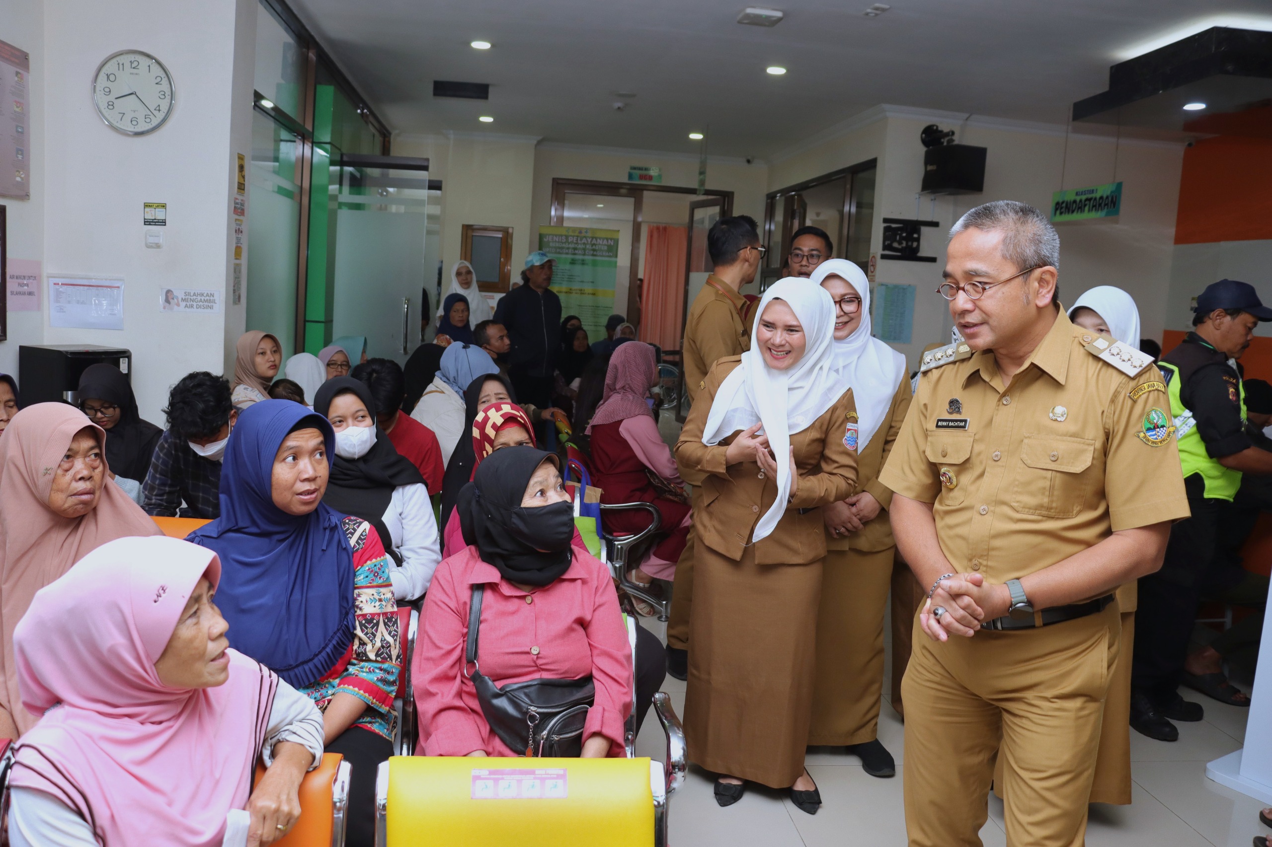 Pj Wali Kota Cimahi Tinjau Pelaksanaan Program Cek Kesehatan Gratis di Puskesmas Cipageran