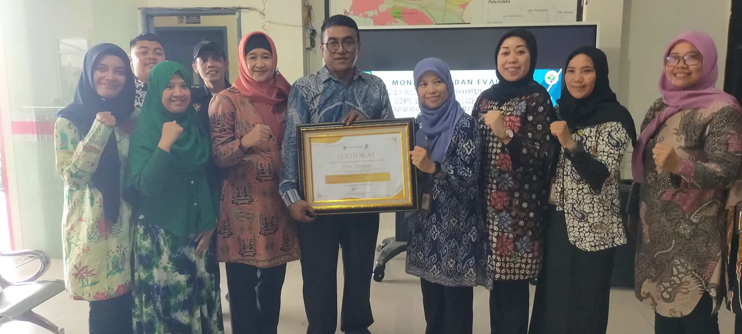 Desa Margajaya Raih Penghargaan Desa CANTIK Terbaik se-Jawa Barat