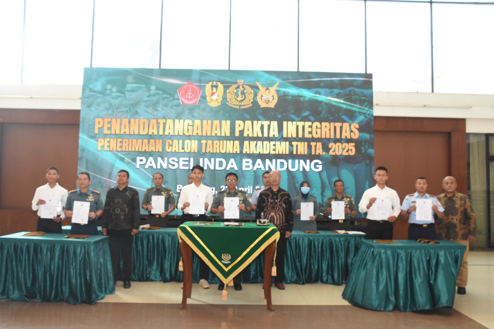 TNI dan Orang Tua Catar Teken Pakta Integritas