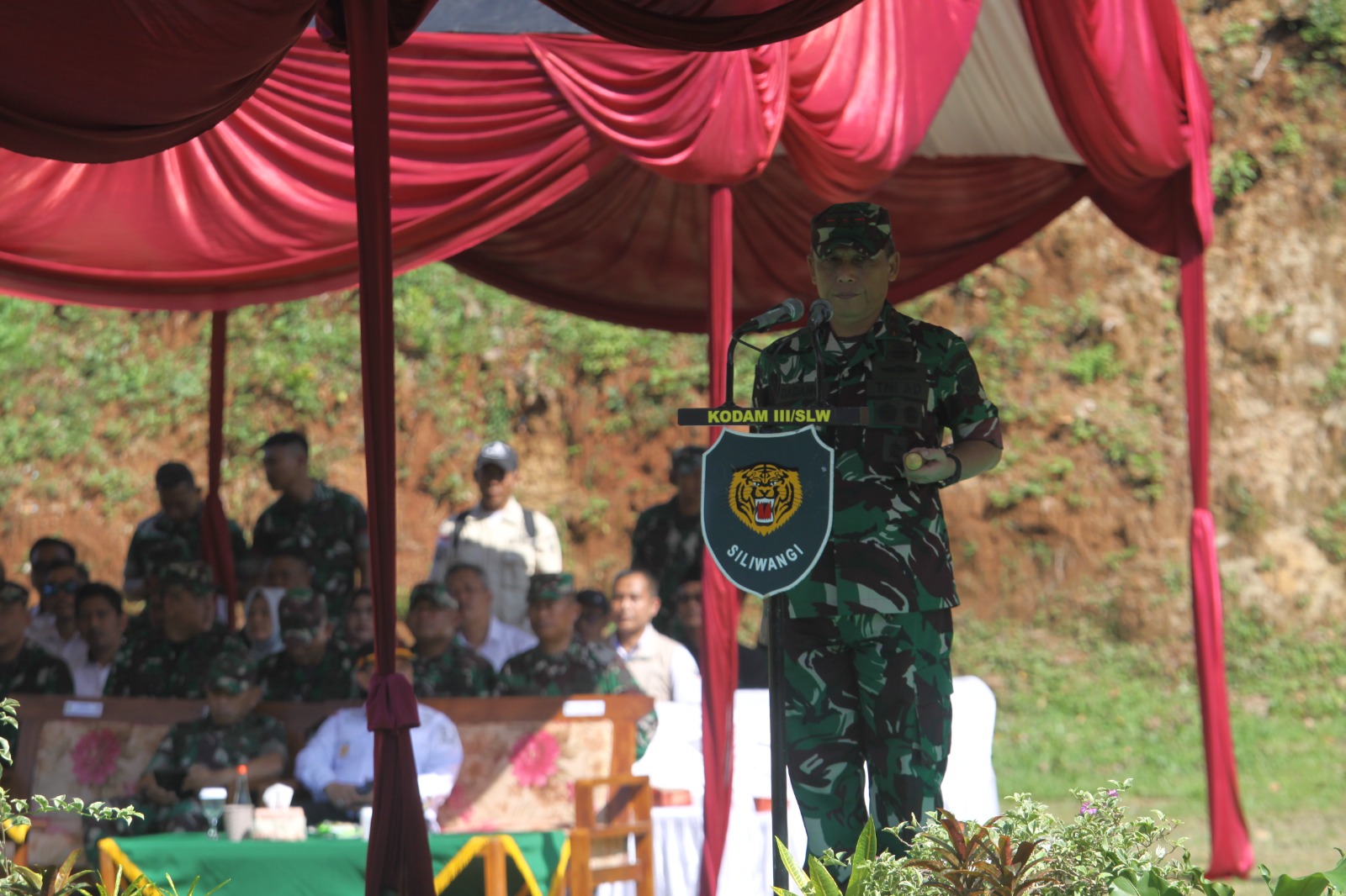 Pangdam III/Siliwangi Resmi Tutup TMMD ke -124 di Sumedang