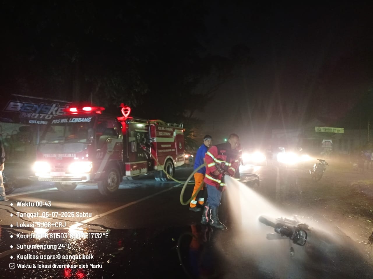 Kebakaran Motor di Lembang, Dua Misi Penyelamatan Warnai Tugas Damkar KBB Jumat Dini Hari