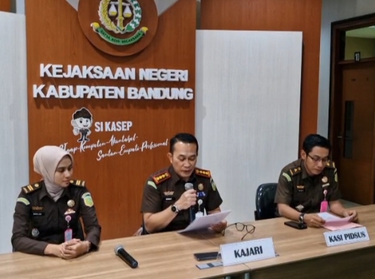 Pakai Proyek Pandemi untuk Korupsi! Eks Kadinkes KBB & Rekan Ditetapkan Tersangka