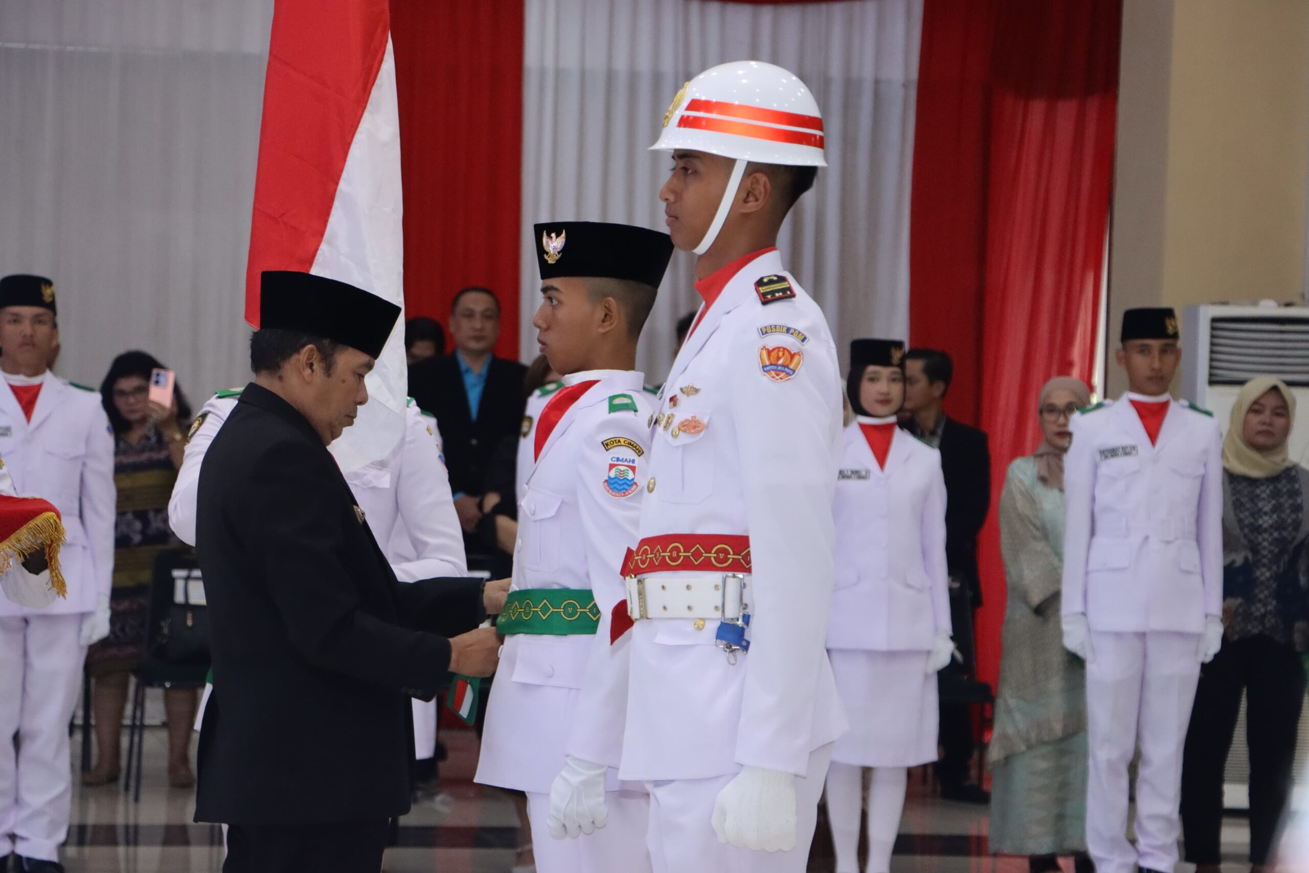 Pengukuhan Paskibraka Cimahi 2025, Wali Kota Ngatiyana: ‘Kalian adalah Petarung dan Calon Pemimpin’