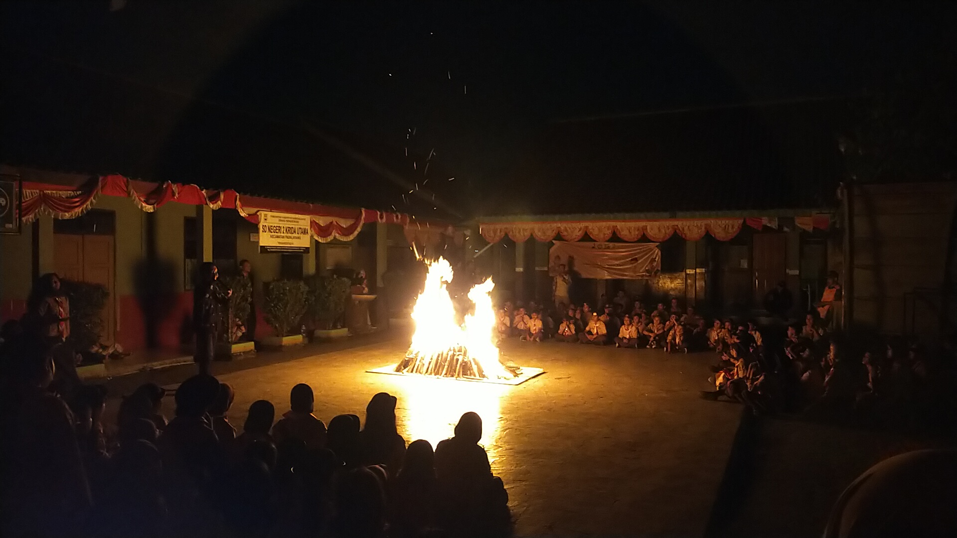 SDN 1 Krida Utama Gelar Persami Peringati HUT Pramuka ke-64, Kobarkan Semangat Dasa Darma