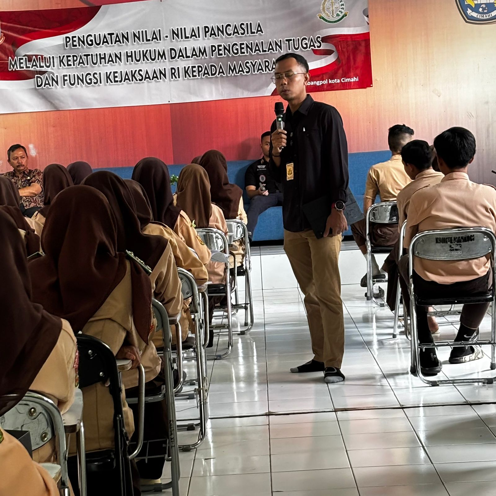 MAN Kota Cimahi dan Kejaksaan RI Tanamkan Nilai Pancasila dan Kesadaran Hukum kepada Pelajar