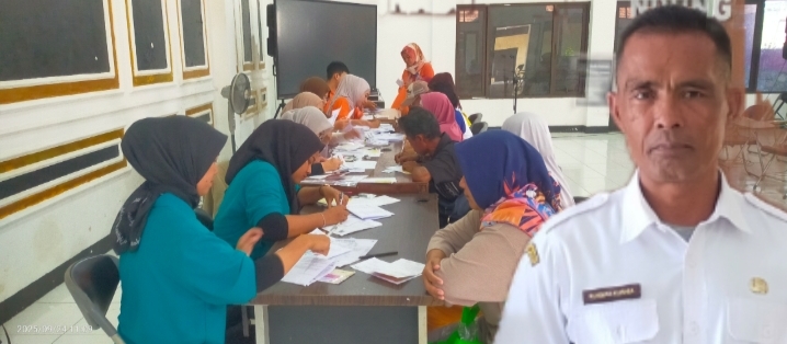 BNI KC Cianjur Bagikan 2.426 Kartu Bansos PKH di Cipatat; Sebagian Kartu ‘Belum Tercetak’