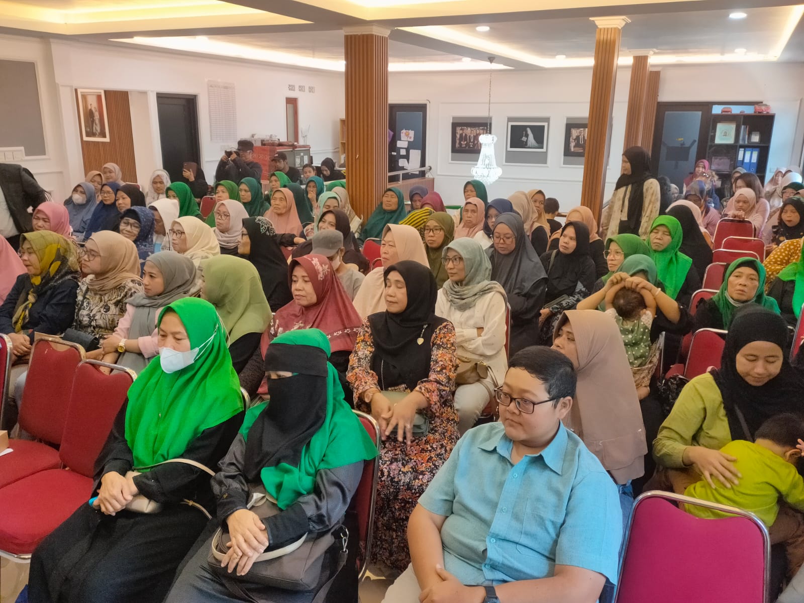 Antusias Wargi Fitri Warnai Reses Fitriyani Angelina di Cimahi