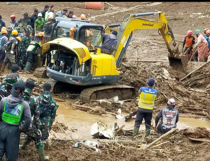 Longsor Pasirlangu Telan Korban Jiwa, Relawan Cari Korban Hari Ketiga