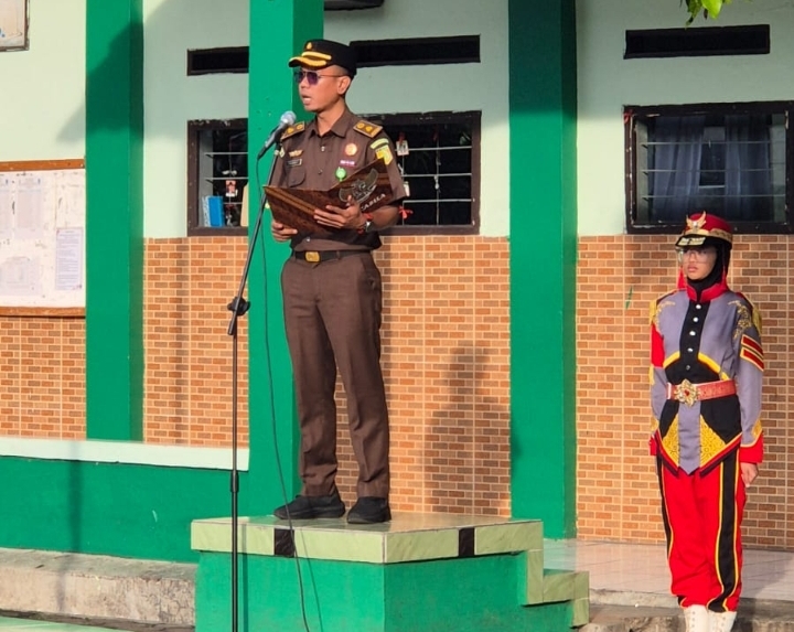 Tanamkan Disiplin Sejak Dini, Kejari Cimahi Gelar Jaksa Masuk Sekolah di SMPN 3