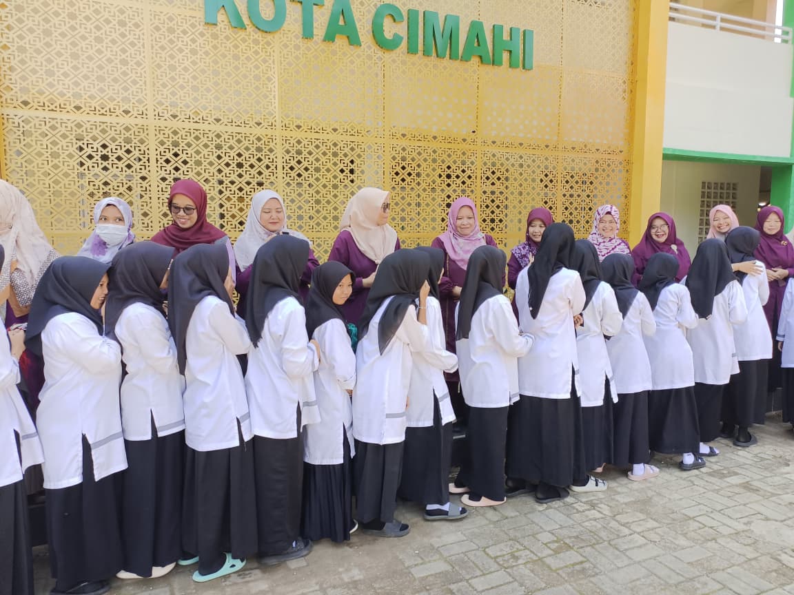MAN Kota Cimahi Salurkan Santunan Dhuafa di Akhir Pesantren Ramadhan 1447 Hijriah Tahun 2026