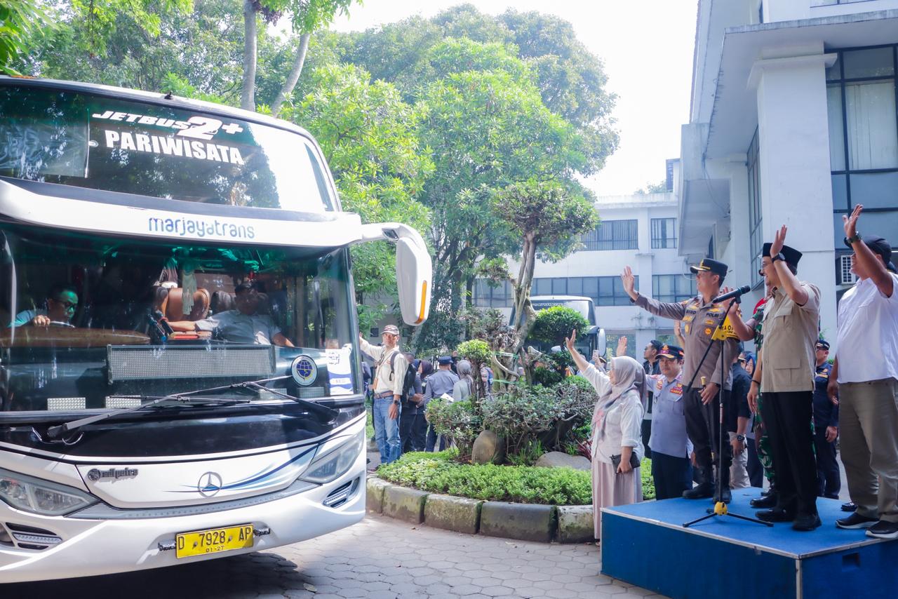 Pemkot Cimahi Berangkatkan 720 Peserta Mudik Gratis Lebaran 1447 H dengan 15 Bus