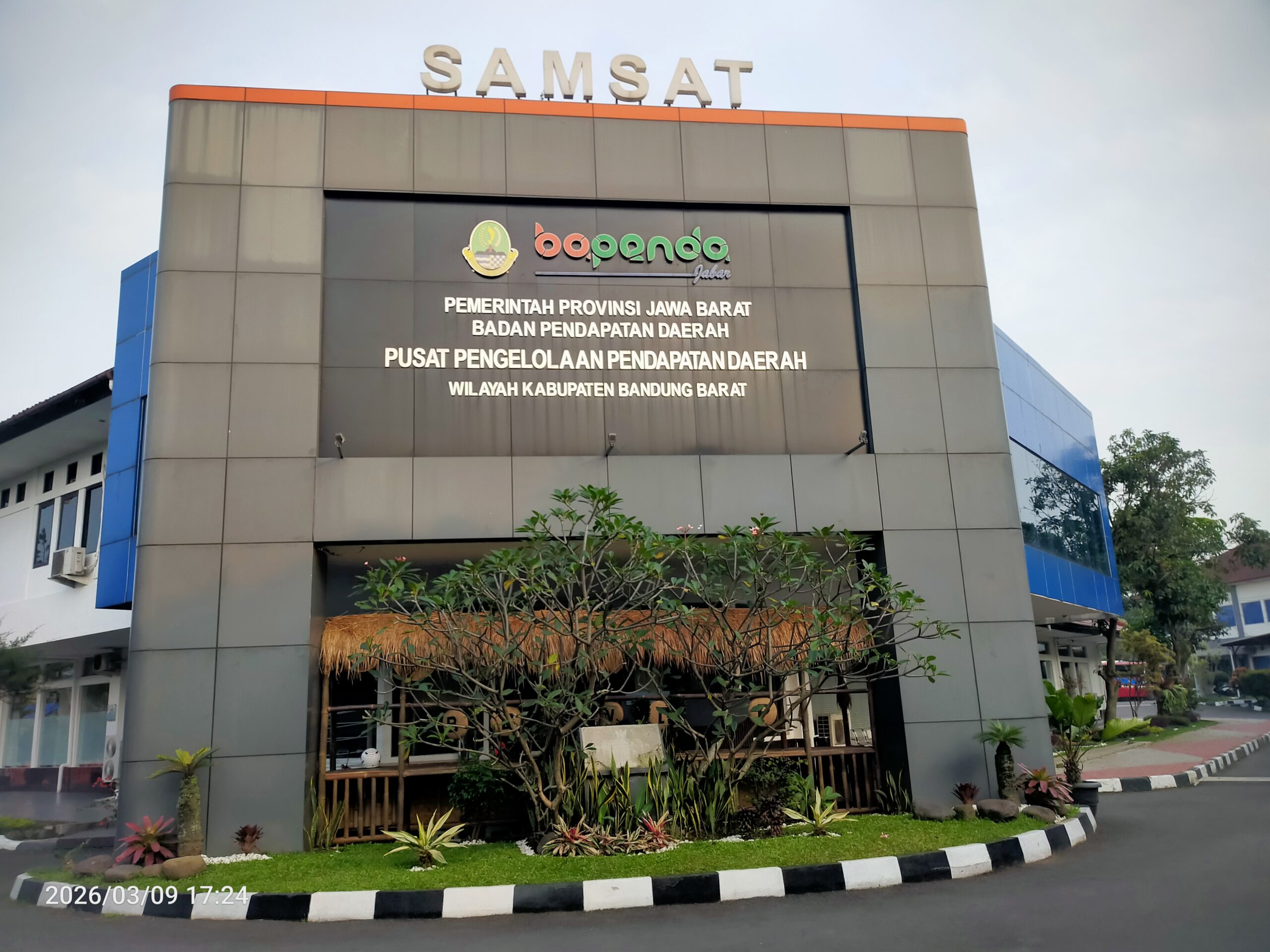 Pelayanan Prima Samsat Cimareme Tetap Optimal di Bulan Suci Ramadhan Layani Wajib Pajak